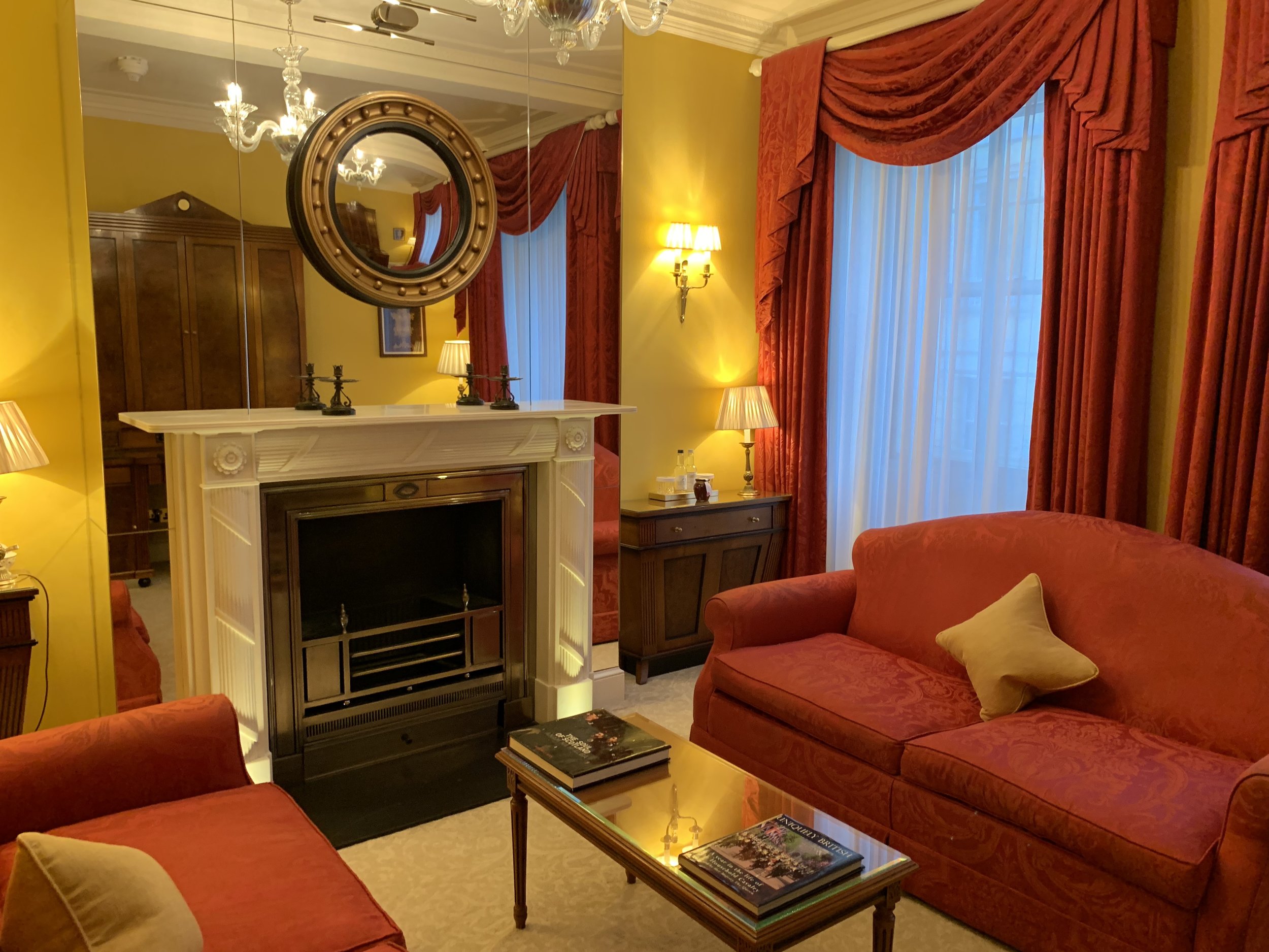 living area at the bedroom at the Goring one of the places Where to stay in London